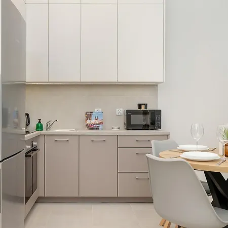 Luxury Near The Center Of Cracow By Renters Prestige